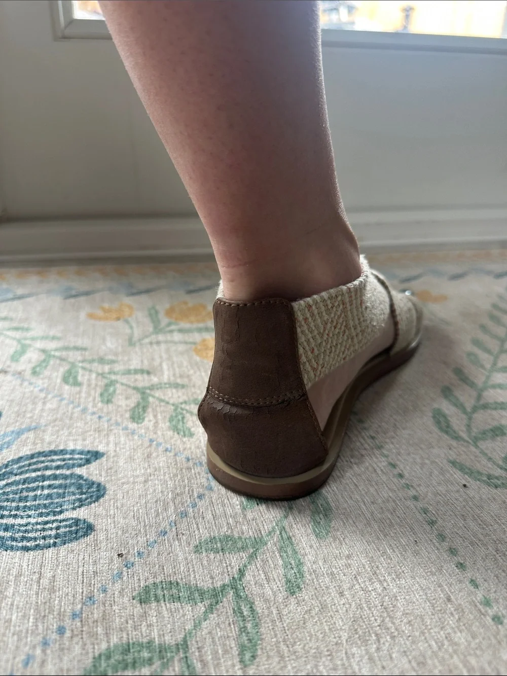 Sanuk Beige Woven Crisscross Sandals with toe loop